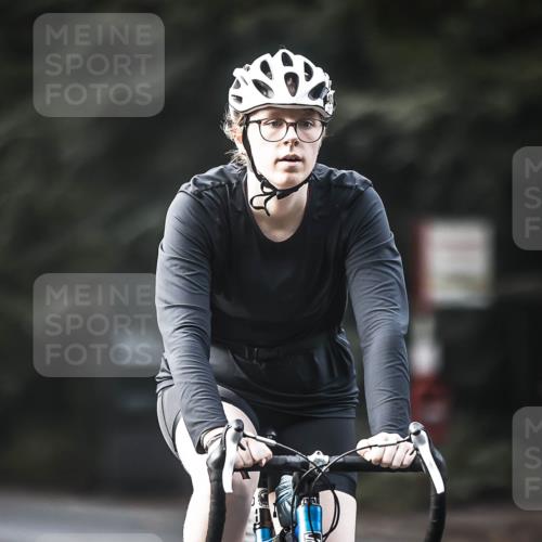 13.09.2026 - Stadtparktriathlon H.Heesch http://msf.ph/oto/10369527 13.09.2026 10:48:08 Radfahren 400, 471, 522, 546, 547 meine-sportfotos.de