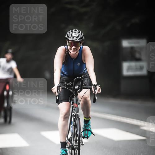 13.09.2026 - Stadtparktriathlon H.Heesch http://msf.ph/oto/10369560 13.09.2026 10:18:58 Radfahren 255, 378, 447, 465 meine-sportfotos.de