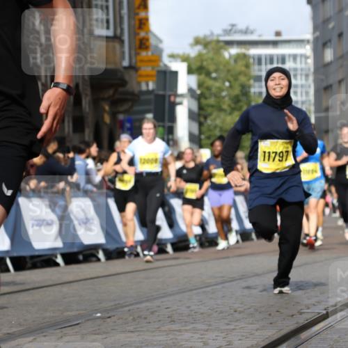 13.09.2026 - 21. swb-Marathon Bremen Strokosch-Dieckow http://msf.ph/oto/10369581 13.09.2026 11:00:56 Ziel 10263, 10272, 10275, 10306, 10369, 11126, 11162, 11180, 11343, 11475, 11556, 11687, 11708, 11769, 11797, 11838, 11959, 12018, 12430, 10428, 10639, 10892, 10964, 10965, 11049, 11116, 11428, 11540, 11681, 11682, 11850, 12085, 12241 meine-sportfotos.de