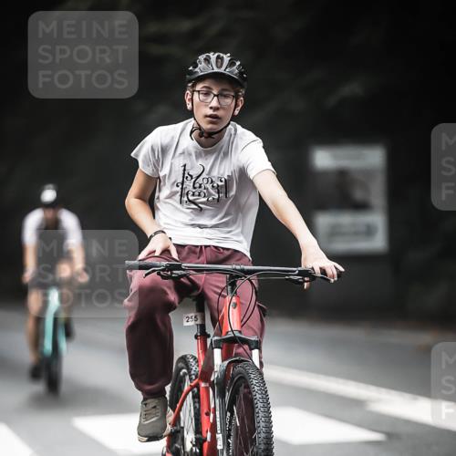 13.09.2026 - Stadtparktriathlon H.Heesch http://msf.ph/oto/10369613 13.09.2026 10:19:02 Radfahren 255, 274, 309, 378, 447, 465 meine-sportfotos.de