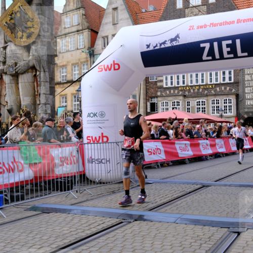13.09.2026 - 21. swb-Marathon Bremen Tim E. http://msf.ph/oto/10369614 13.09.2026 13:07:27 Ziel 1540, 1863, 3794, 3973, 4808, 6053, 7636, 7876, 8980, 9708, 9927 meine-sportfotos.de