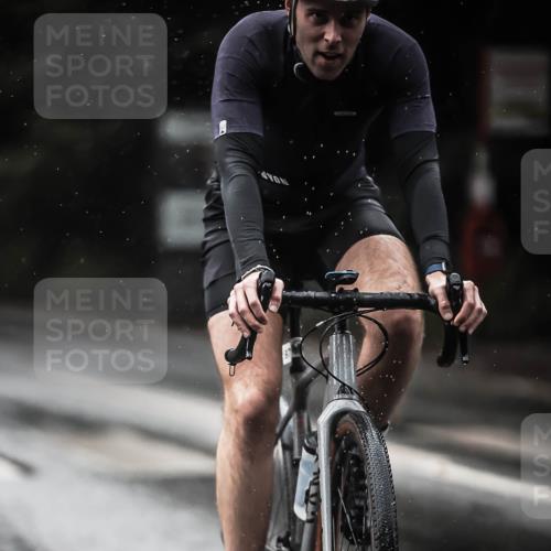 13.09.2026 - Stadtparktriathlon H.Heesch http://msf.ph/oto/10369616 13.09.2026 12:04:50 Radfahren 858, 937, 979 meine-sportfotos.de