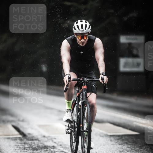 13.09.2026 - Stadtparktriathlon H.Heesch http://msf.ph/oto/10369625 13.09.2026 12:04:51 Radfahren 858, 937, 979 meine-sportfotos.de