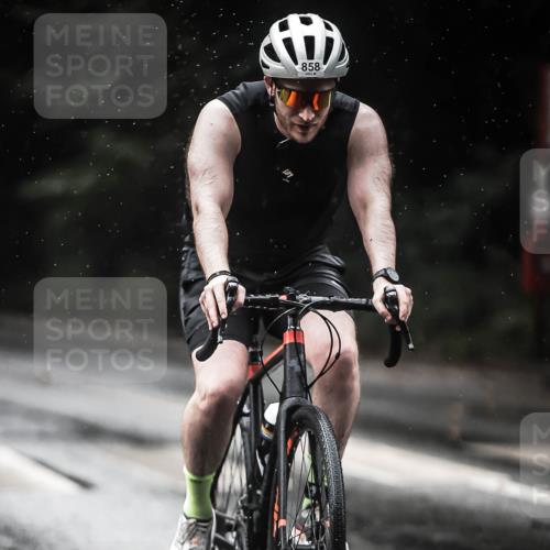 13.09.2026 - Stadtparktriathlon H.Heesch http://msf.ph/oto/10369651 13.09.2026 12:04:52 Radfahren 858, 937, 979 meine-sportfotos.de