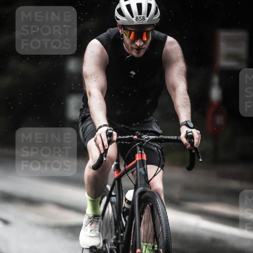 13.09.2026 - Stadtparktriathlon H.Heesch http://msf.ph/oto/10369660 13.09.2026 12:04:52 Radfahren 858, 937, 979 meine-sportfotos.de