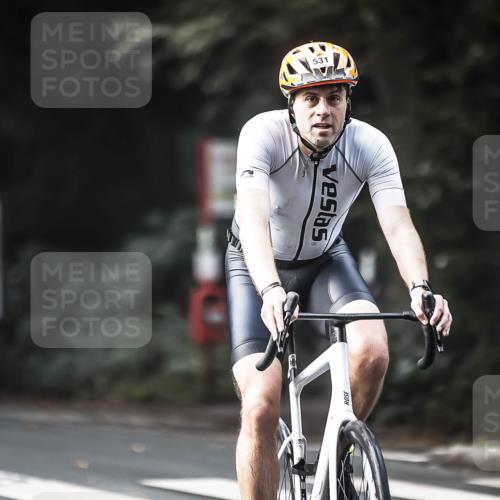13.09.2026 - Stadtparktriathlon H.Heesch http://msf.ph/oto/10369676 13.09.2026 10:48:29 Radfahren 362, 390, 531, 538 meine-sportfotos.de