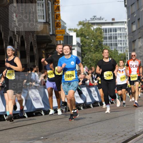 13.09.2026 - 21. swb-Marathon Bremen Strokosch-Dieckow http://msf.ph/oto/10369706 13.09.2026 11:00:59 Ziel 10263, 10272, 10275, 10306, 10369, 10857, 11162, 11180, 11343, 11475, 11556, 11687, 11708, 11769, 11797, 11819, 11838, 11959, 12018, 12397, 12430, 10428, 10639, 10892, 10964, 10965, 11049, 11116, 11260, 11428, 11681, 11682, 11751, 11816, 11850, 12085, 12241, 12245, 12283 meine-sportfotos.de