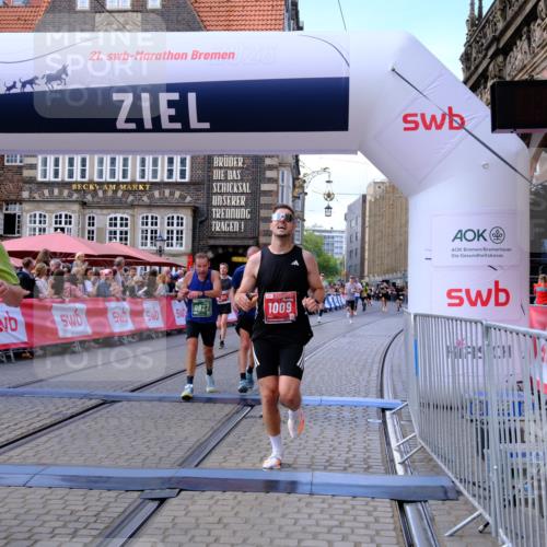 13.09.2026 - 21. swb-Marathon Bremen Tim E. http://msf.ph/oto/10369730 13.09.2026 13:07:32 Ziel 1540, 1863, 3043, 3118, 4743, 4808, 6053, 7636, 7876, 8980, 9927 meine-sportfotos.de