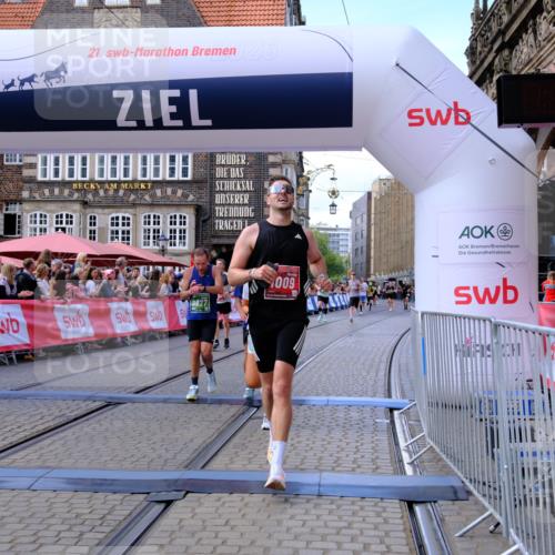 13.09.2026 - 21. swb-Marathon Bremen Tim E. http://msf.ph/oto/10369750 13.09.2026 13:07:33 Ziel 1540, 1863, 2706, 3043, 3118, 4743, 4808, 6053, 7636, 7876, 8098, 8980, 9927 meine-sportfotos.de