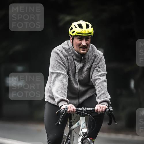 13.09.2026 - Stadtparktriathlon H.Heesch http://msf.ph/oto/10369765 13.09.2026 10:19:09 Radfahren 247, 254, 274, 309, 465 meine-sportfotos.de