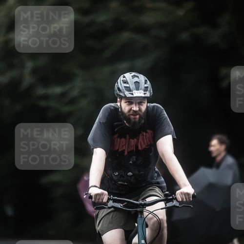 13.09.2026 - Stadtparktriathlon H.Heesch http://msf.ph/oto/10369769 13.09.2026 13:22:23 Radfahren 1195 meine-sportfotos.de
