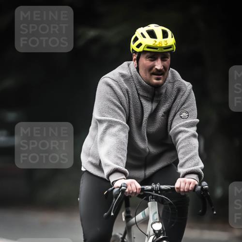 13.09.2026 - Stadtparktriathlon H.Heesch http://msf.ph/oto/10369771 13.09.2026 10:19:09 Radfahren 247, 254, 274, 309, 465 meine-sportfotos.de
