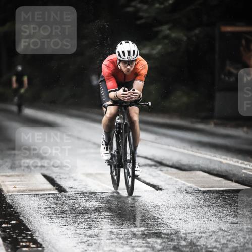 13.09.2026 - Stadtparktriathlon H.Heesch http://msf.ph/oto/10369797 13.09.2026 12:05:05 Radfahren 877, 896, 932, 974 meine-sportfotos.de