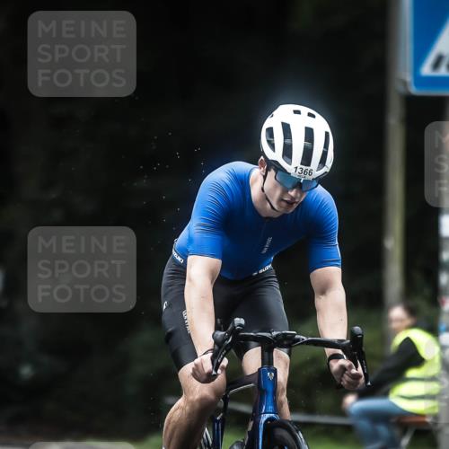 13.09.2026 - Stadtparktriathlon H.Heesch http://msf.ph/oto/10369801 13.09.2026 13:22:38 Radfahren 1366, 1474 meine-sportfotos.de