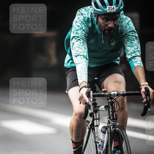 13.09.2026 - Stadtparktriathlon H.Heesch http://msf.ph/oto/10369805 13.09.2026 10:19:14 Radfahren 247, 254, 274, 312, 344, 454 meine-sportfotos.de