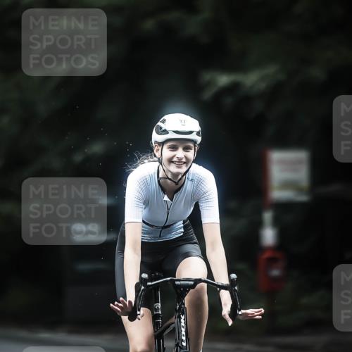 13.09.2026 - Stadtparktriathlon H.Heesch http://msf.ph/oto/10369813 13.09.2026 13:22:42 Radfahren 1261, 1312, 1366, 1474 meine-sportfotos.de