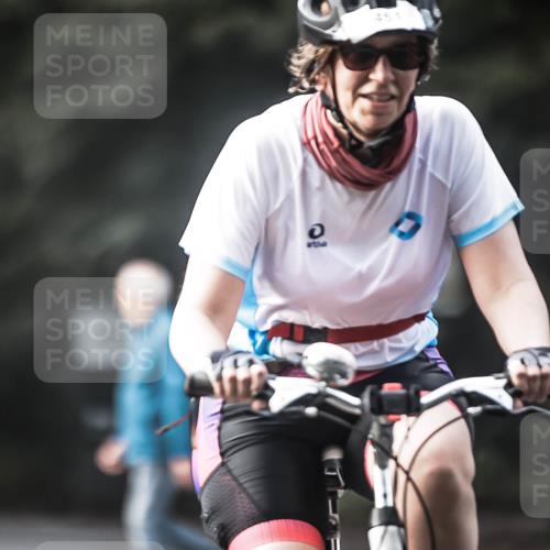 13.09.2026 - Stadtparktriathlon H.Heesch http://msf.ph/oto/10369824 13.09.2026 10:48:53 Radfahren 404, 451, 573 meine-sportfotos.de