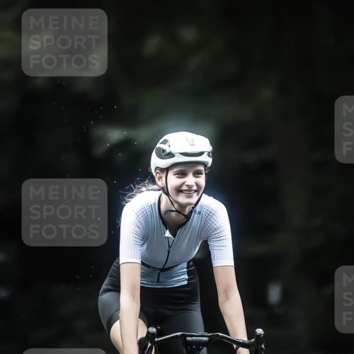 13.09.2026 - Stadtparktriathlon H.Heesch http://msf.ph/oto/10369828 13.09.2026 13:22:43 Radfahren 1261, 1312, 1366, 1474 meine-sportfotos.de