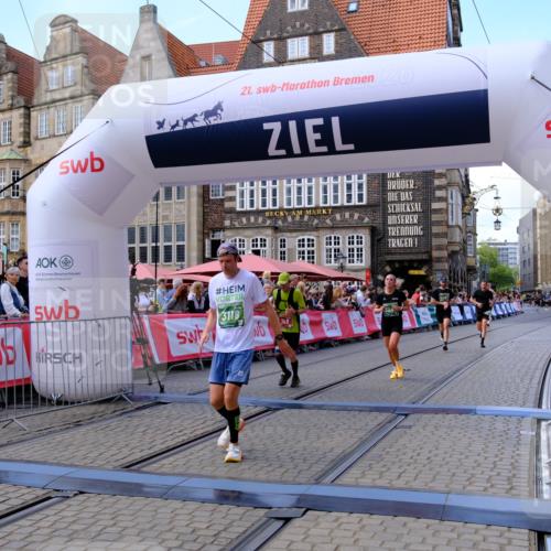 13.09.2026 - 21. swb-Marathon Bremen Tim E. http://msf.ph/oto/10369892 13.09.2026 13:07:42 Ziel 1863, 2706, 3043, 3118, 4743, 4808, 7803, 8060, 8098, 8467, 8980 meine-sportfotos.de