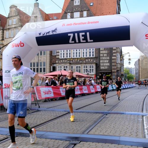 13.09.2026 - 21. swb-Marathon Bremen Tim E. http://msf.ph/oto/10369911 13.09.2026 13:07:44 Ziel 819, 2135, 2706, 3043, 3118, 4743, 4808, 7803, 8060, 8098, 8467, 8980 meine-sportfotos.de