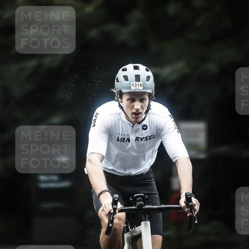 13.09.2026 - Stadtparktriathlon H.Heesch http://msf.ph/oto/10369993 13.09.2026 13:22:58 Radfahren 1310, 1510 meine-sportfotos.de