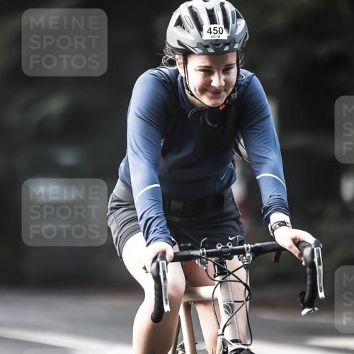 13.09.2026 - Stadtparktriathlon H.Heesch http://msf.ph/oto/10370010 13.09.2026 10:49:06 Radfahren 450, 512, 513, 541, 542, 559 meine-sportfotos.de