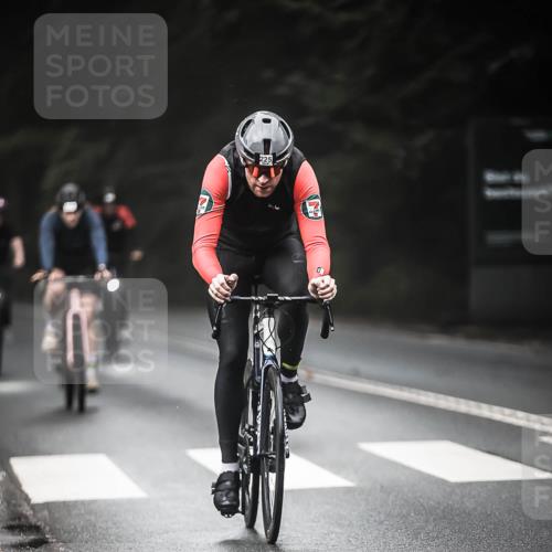 13.09.2026 - Stadtparktriathlon H.Heesch http://msf.ph/oto/10370018 13.09.2026 10:19:33 Radfahren 225, 229, 264, 286, 305, 307, 322 meine-sportfotos.de