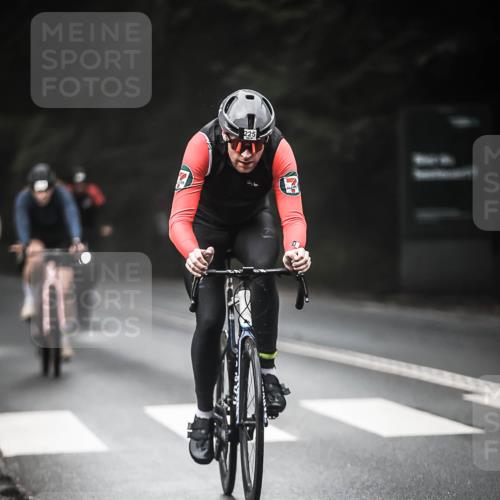 13.09.2026 - Stadtparktriathlon H.Heesch http://msf.ph/oto/10370023 13.09.2026 10:19:33 Radfahren 225, 229, 264, 286, 305, 307, 322 meine-sportfotos.de