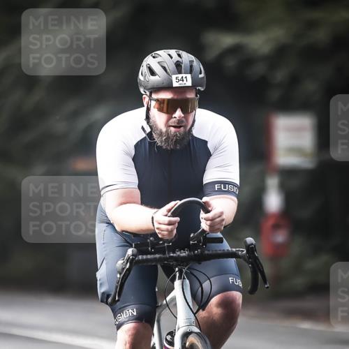 13.09.2026 - Stadtparktriathlon H.Heesch http://msf.ph/oto/10370026 13.09.2026 10:49:12 Radfahren 386, 476, 541 meine-sportfotos.de