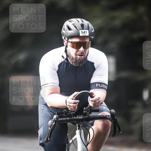 13.09.2026 - Stadtparktriathlon H.Heesch http://msf.ph/oto/10370032 13.09.2026 10:49:12 Radfahren 386, 476, 541 meine-sportfotos.de