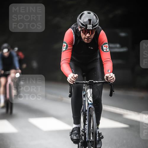 13.09.2026 - Stadtparktriathlon H.Heesch http://msf.ph/oto/10370042 13.09.2026 10:19:33 Radfahren 225, 229, 264, 286, 305, 307, 322 meine-sportfotos.de