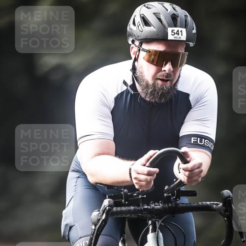 13.09.2026 - Stadtparktriathlon H.Heesch http://msf.ph/oto/10370043 13.09.2026 10:49:12 Radfahren 386, 476, 541 meine-sportfotos.de