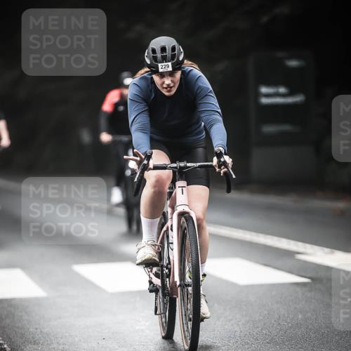 13.09.2026 - Stadtparktriathlon H.Heesch http://msf.ph/oto/10370059 13.09.2026 10:19:35 Radfahren 225, 229, 260, 286, 305, 307, 322 meine-sportfotos.de