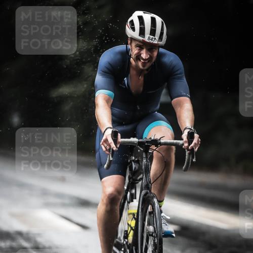 13.09.2026 - Stadtparktriathlon H.Heesch http://msf.ph/oto/10370095 13.09.2026 12:05:27 Radfahren 847, 963, 1028 meine-sportfotos.de