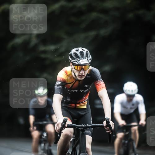 13.09.2026 - Stadtparktriathlon H.Heesch http://msf.ph/oto/10370140 13.09.2026 13:23:25 Radfahren 1379, 1381, 1447, 1459, 1476, 1524 meine-sportfotos.de