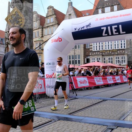 13.09.2026 - 21. swb-Marathon Bremen Tim E. http://msf.ph/oto/10370160 13.09.2026 13:07:49 Ziel 819, 2135, 2706, 3043, 4743, 4990, 5570, 5976, 7803, 8060, 8098, 8467, 8611, 9035 meine-sportfotos.de