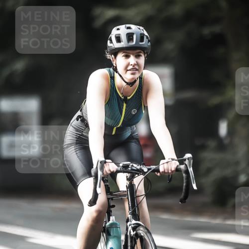 13.09.2026 - Stadtparktriathlon H.Heesch http://msf.ph/oto/10370163 13.09.2026 10:49:23 Radfahren 348, 363, 368, 395, 422 meine-sportfotos.de