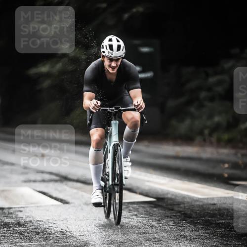 13.09.2026 - Stadtparktriathlon H.Heesch http://msf.ph/oto/10370210 13.09.2026 12:05:38 Radfahren 918, 920, 954, 970, 1009, 1037 meine-sportfotos.de