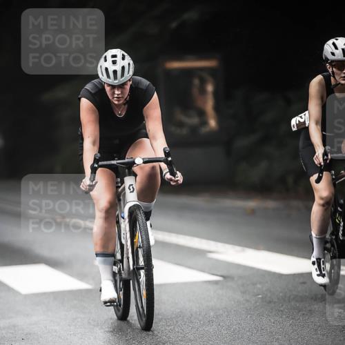 13.09.2026 - Stadtparktriathlon H.Heesch http://msf.ph/oto/10370225 13.09.2026 10:19:43 Radfahren 260, 267, 286, 307, 402, 437, 439 meine-sportfotos.de