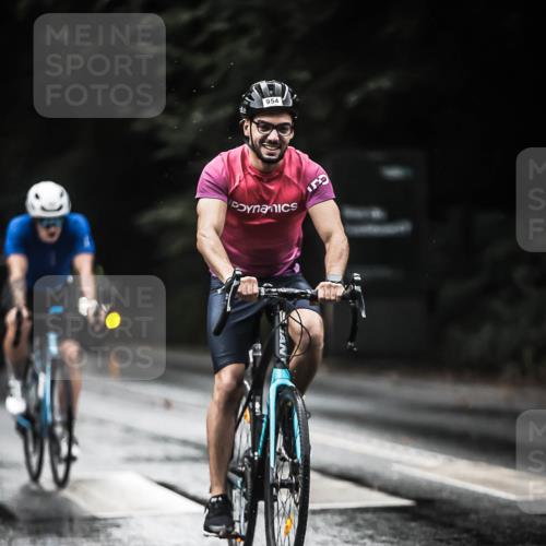 13.09.2026 - Stadtparktriathlon H.Heesch http://msf.ph/oto/10370257 13.09.2026 12:05:40 Radfahren 918, 920, 954, 970, 1009, 1037 meine-sportfotos.de