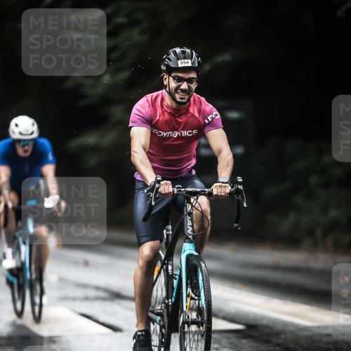 13.09.2026 - Stadtparktriathlon H.Heesch http://msf.ph/oto/10370263 13.09.2026 12:05:40 Radfahren 918, 920, 954, 970, 1009, 1037 meine-sportfotos.de