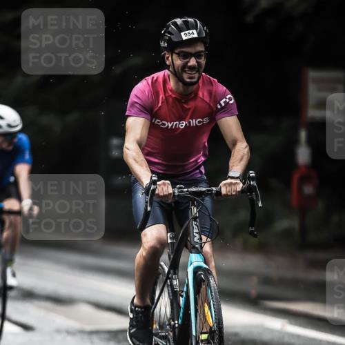 13.09.2026 - Stadtparktriathlon H.Heesch http://msf.ph/oto/10370282 13.09.2026 12:05:41 Radfahren 918, 920, 954, 970, 1009, 1037 meine-sportfotos.de