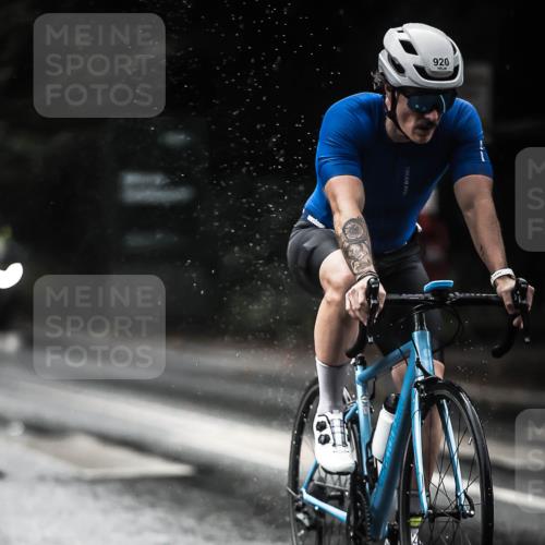 13.09.2026 - Stadtparktriathlon H.Heesch http://msf.ph/oto/10370310 13.09.2026 12:05:42 Radfahren 899, 918, 920, 954, 970, 980, 1009, 1037 meine-sportfotos.de