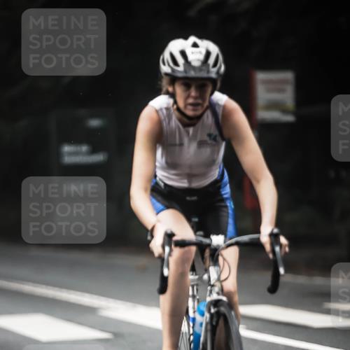 13.09.2026 - Stadtparktriathlon H.Heesch http://msf.ph/oto/10370341 13.09.2026 10:19:50 Radfahren 267, 323, 406, 434, 437 meine-sportfotos.de