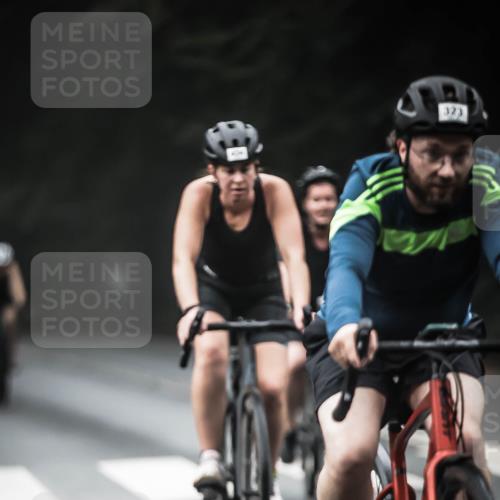 13.09.2026 - Stadtparktriathlon H.Heesch http://msf.ph/oto/10370374 13.09.2026 10:19:56 Radfahren 273, 323, 328, 377, 406, 414, 434 meine-sportfotos.de