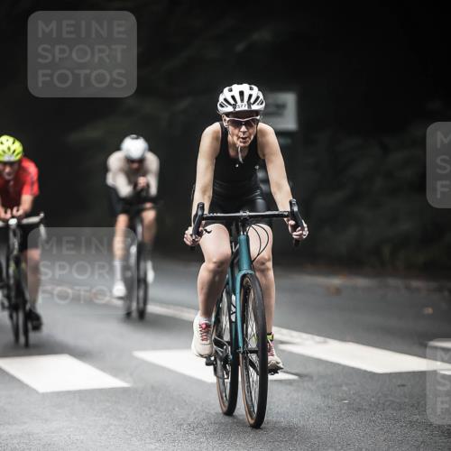 13.09.2026 - Stadtparktriathlon H.Heesch http://msf.ph/oto/10370418 13.09.2026 10:19:59 Radfahren 273, 323, 328, 377, 414, 434 meine-sportfotos.de