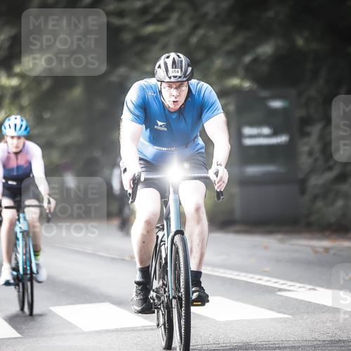 13.09.2026 - Stadtparktriathlon H.Heesch http://msf.ph/oto/10370420 13.09.2026 10:49:45 Radfahren 399, 442, 457, 461, 554 meine-sportfotos.de