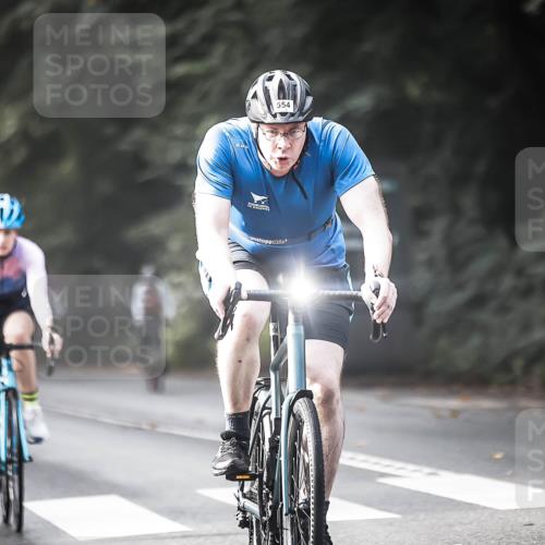 13.09.2026 - Stadtparktriathlon H.Heesch http://msf.ph/oto/10370432 13.09.2026 10:49:45 Radfahren 399, 442, 457, 461, 554 meine-sportfotos.de
