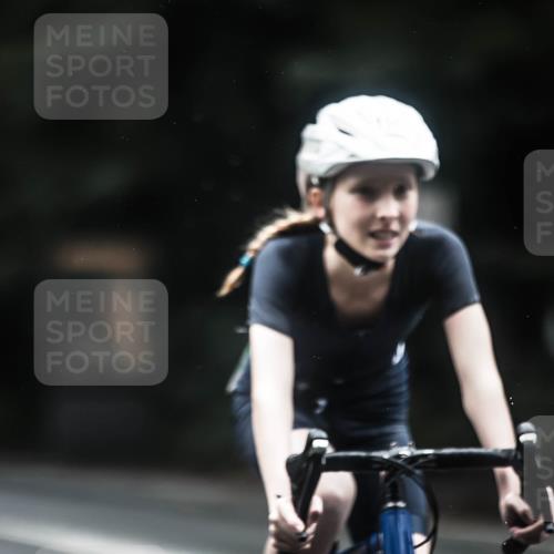 13.09.2026 - Stadtparktriathlon H.Heesch http://msf.ph/oto/10370443 13.09.2026 13:24:16 Radfahren 1289, 1418, 1450, 1465, 1501, 1523 meine-sportfotos.de