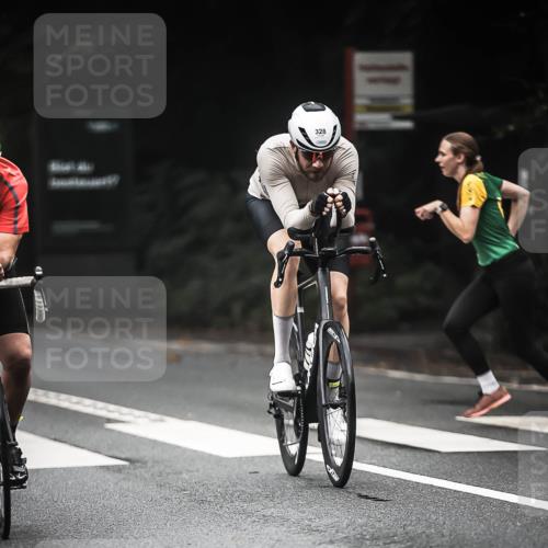 13.09.2026 - Stadtparktriathlon H.Heesch http://msf.ph/oto/10370452 13.09.2026 10:20:00 Radfahren 273, 323, 328, 377, 414, 434 meine-sportfotos.de